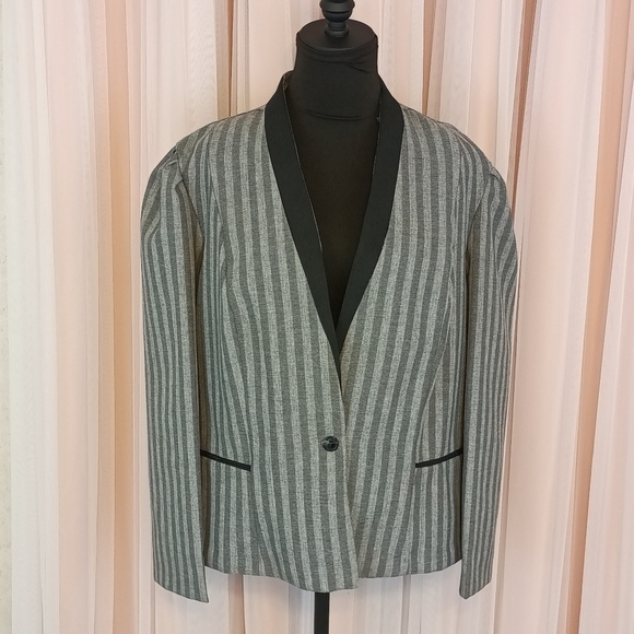 Vintage 70s Women's Grey Striped Oversized Boxy Blazer size 22.5 Classic - Picture 1 of 8